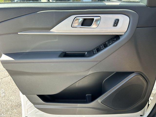 new 2025 Ford Explorer car, priced at $41,771