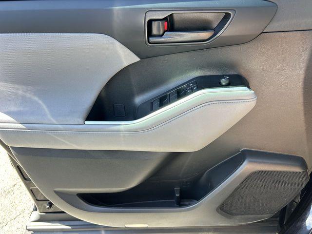 used 2021 Toyota Highlander car, priced at $22,069