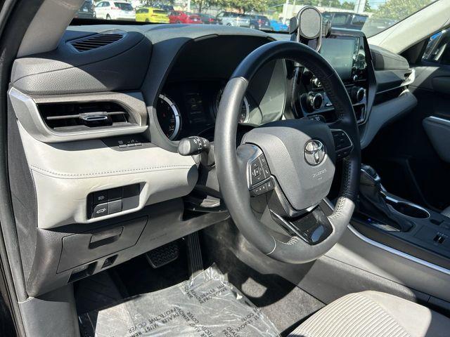 used 2021 Toyota Highlander car, priced at $22,069