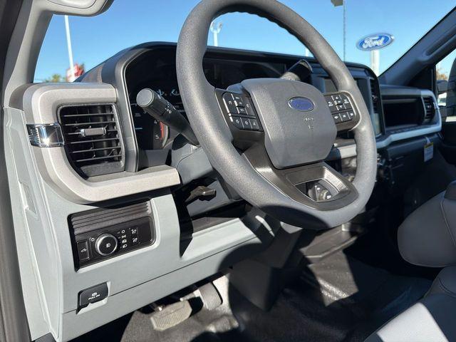 new 2025 Ford F-250 car, priced at $62,574