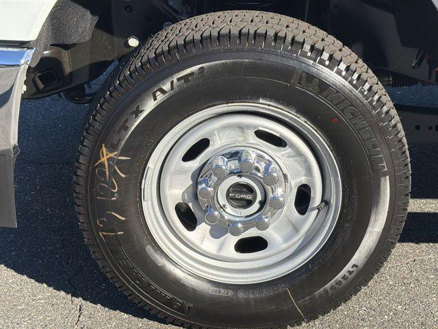 new 2025 Ford F-250 car, priced at $62,574