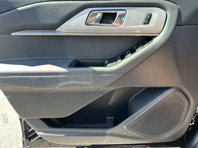 new 2025 Ford Explorer car, priced at $41,054