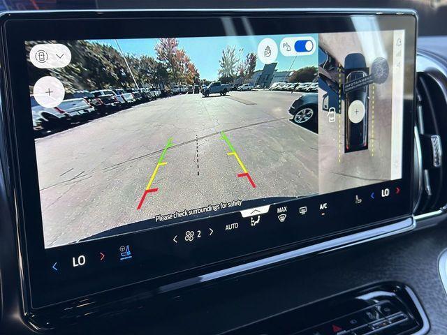 new 2025 Ford Expedition car, priced at $82,751