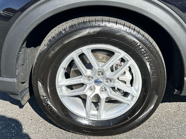 new 2025 Ford Explorer car, priced at $40,197