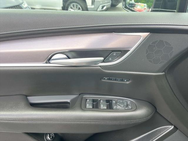 used 2019 Cadillac XT5 car, priced at $25,524