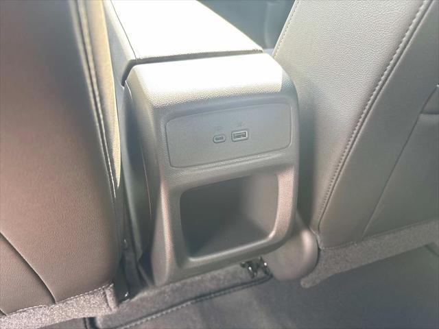 new 2025 Buick Envista car, priced at $25,935