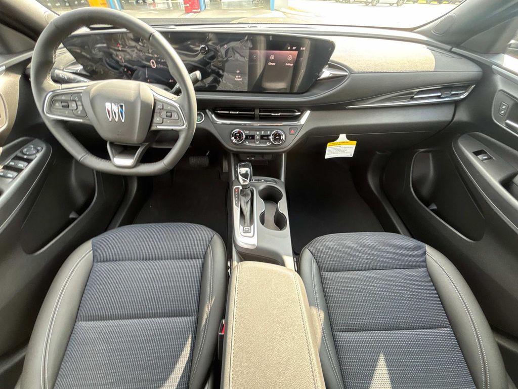 new 2025 Buick Envista car, priced at $24,435