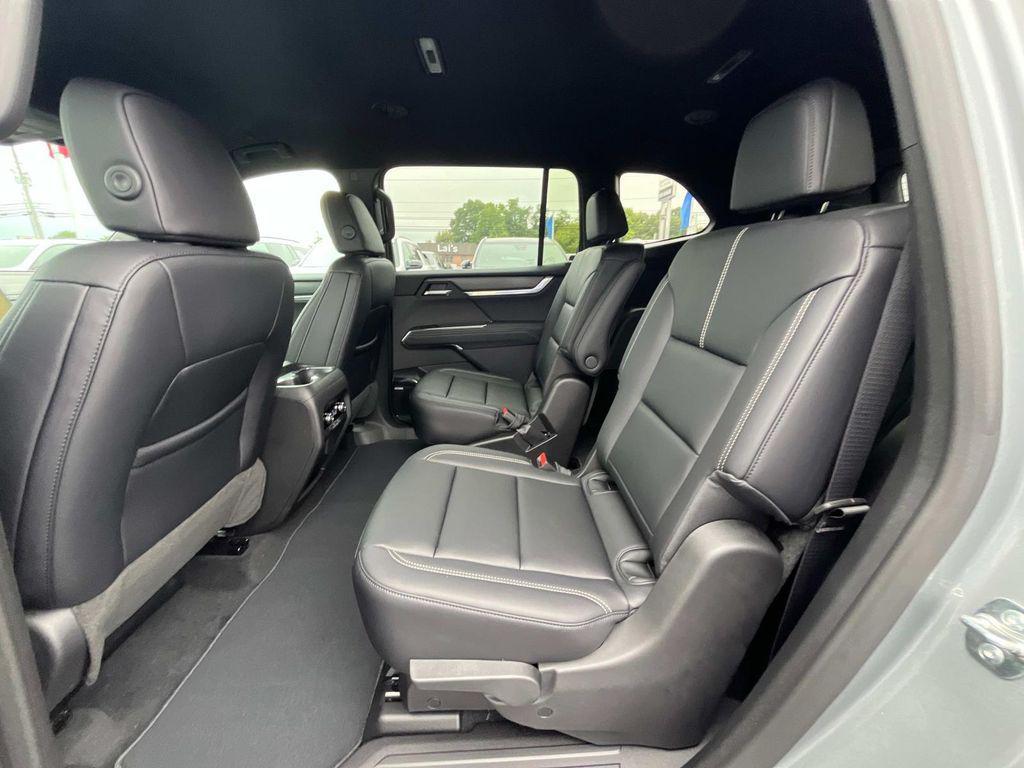 new 2026 GMC Acadia car, priced at $48,625