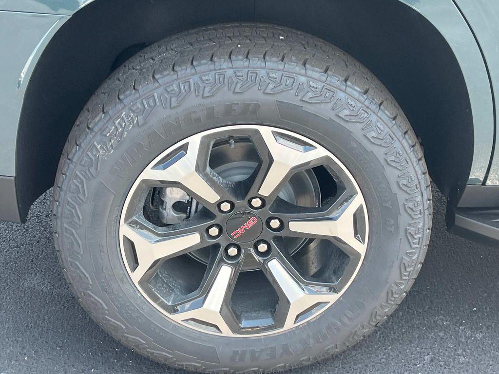 new 2025 GMC Yukon car, priced at $79,255