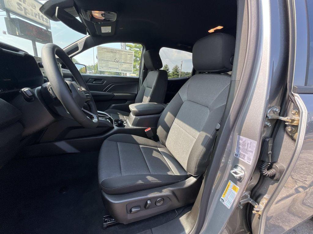 new 2026 Chevrolet Colorado car, priced at $33,135