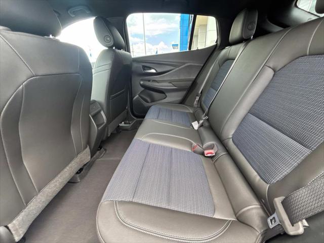 new 2025 Buick Envista car, priced at $25,935
