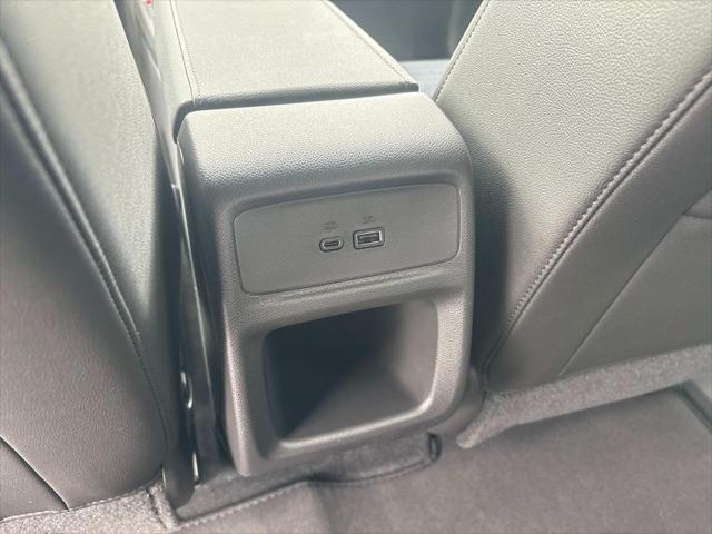 new 2025 Buick Envista car, priced at $25,935