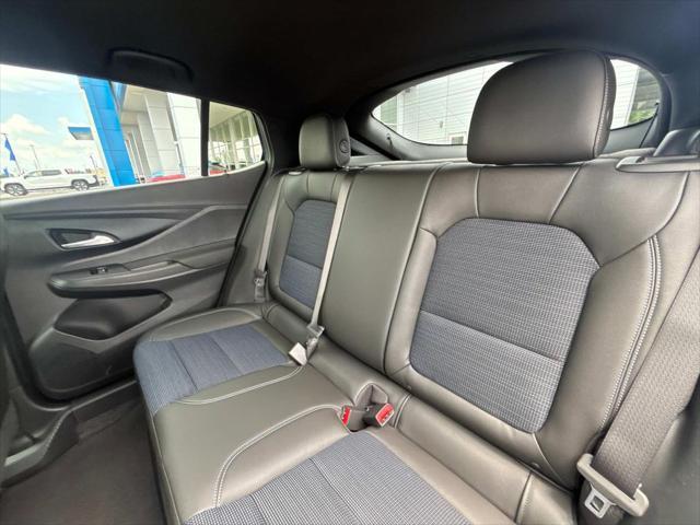 new 2025 Buick Envista car, priced at $25,935