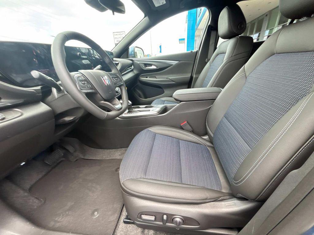 new 2025 Buick Envista car, priced at $23,935