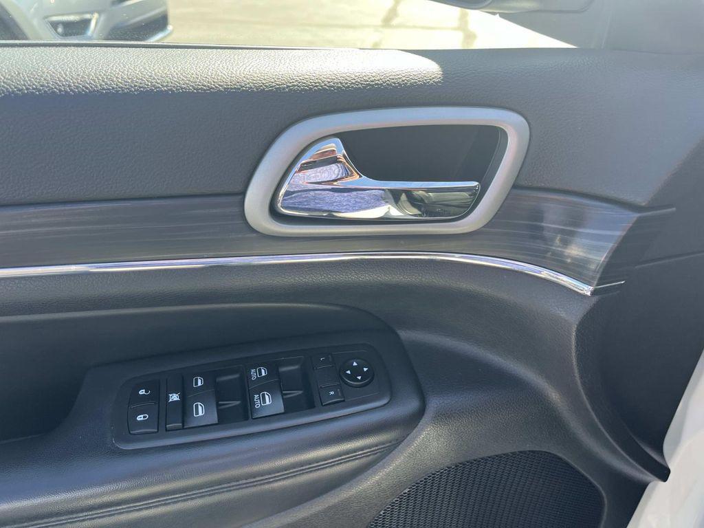 used 2021 Jeep Grand Cherokee car, priced at $28,330