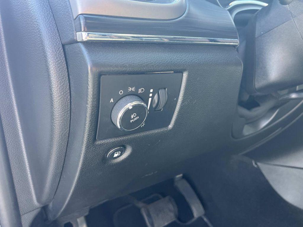 used 2021 Jeep Grand Cherokee car, priced at $28,330