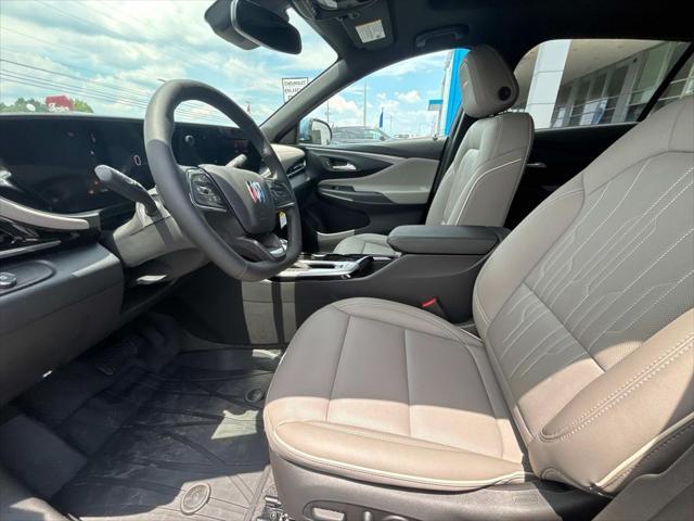 new 2025 Buick Envista car, priced at $27,985