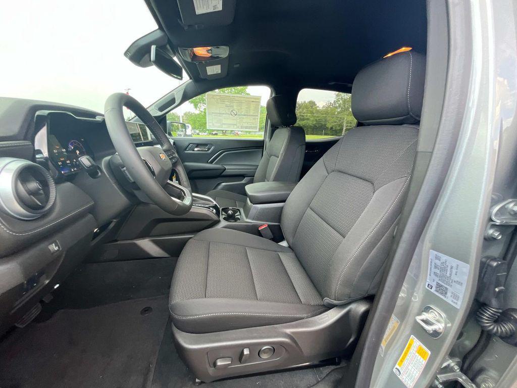 new 2025 Chevrolet Colorado car, priced at $38,365