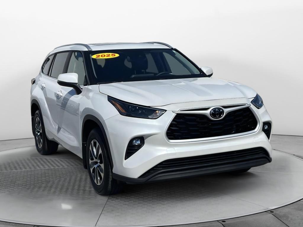 used 2025 Toyota Highlander car, priced at $44,690