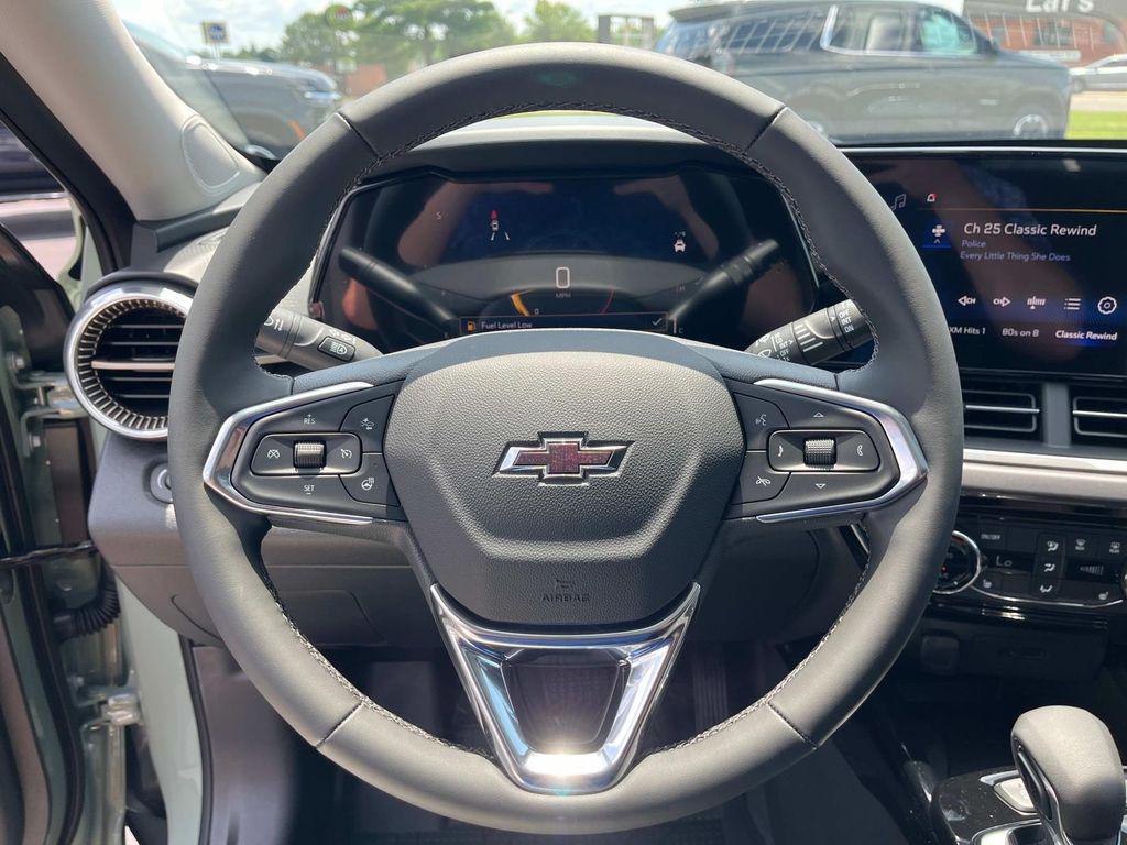 new 2025 Chevrolet Trax car, priced at $26,600