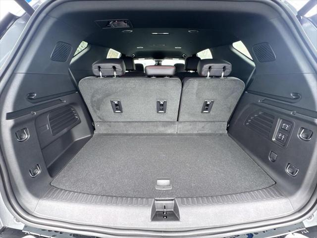 new 2025 Chevrolet Traverse car, priced at $53,145