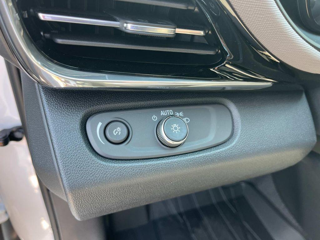 new 2025 Buick Envista car, priced at $30,185