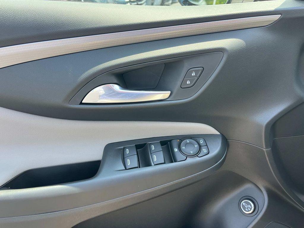 new 2025 Buick Envista car, priced at $30,185