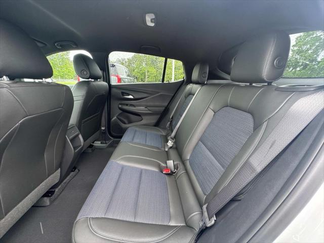 new 2025 Buick Envista car, priced at $24,140