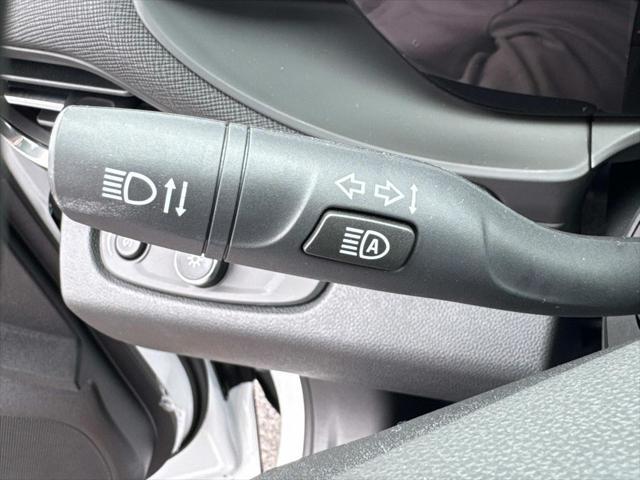 new 2025 Buick Envista car, priced at $24,140