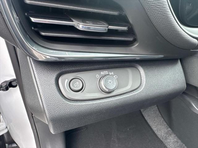 new 2025 Buick Envista car, priced at $24,140