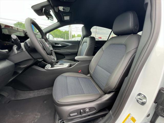 new 2025 Buick Envista car, priced at $24,140