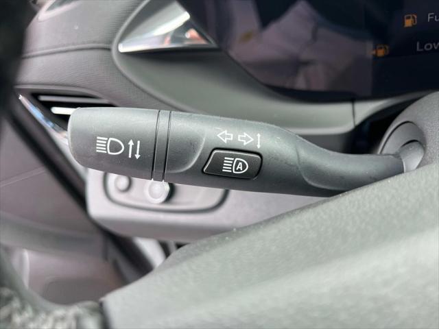 new 2025 Buick Envista car, priced at $24,140