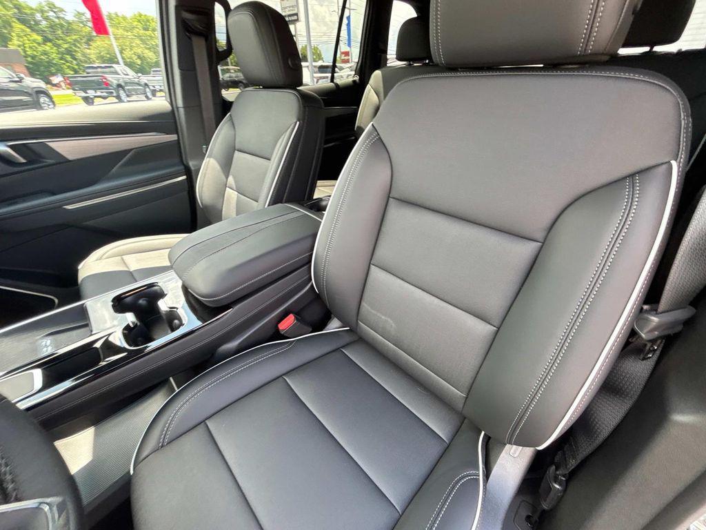 new 2025 Buick Enclave car, priced at $41,560