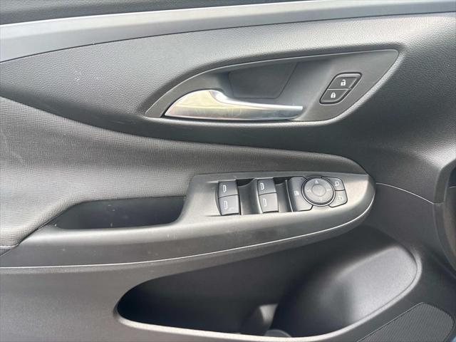 new 2025 Buick Envista car, priced at $24,635