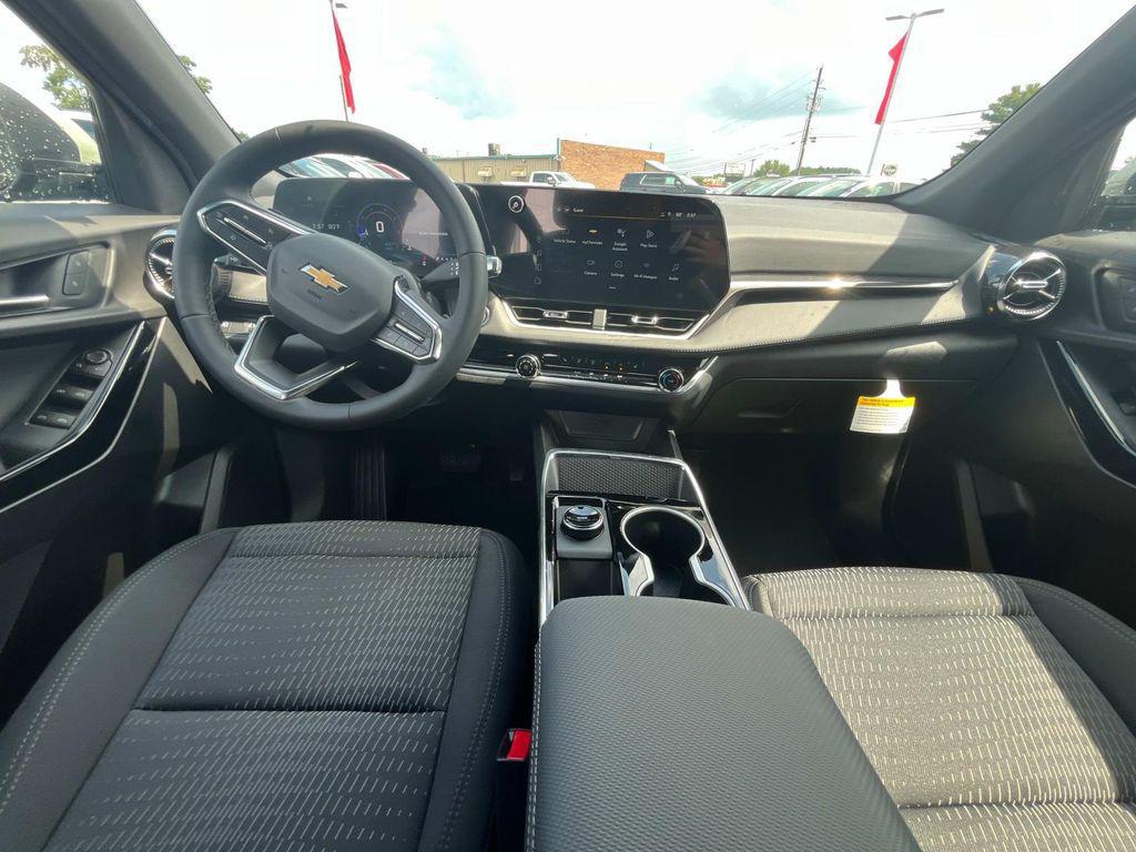 new 2026 Chevrolet Equinox car, priced at $29,995