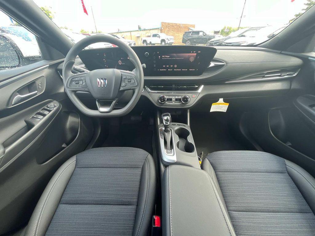 new 2025 Buick Envista car, priced at $22,945