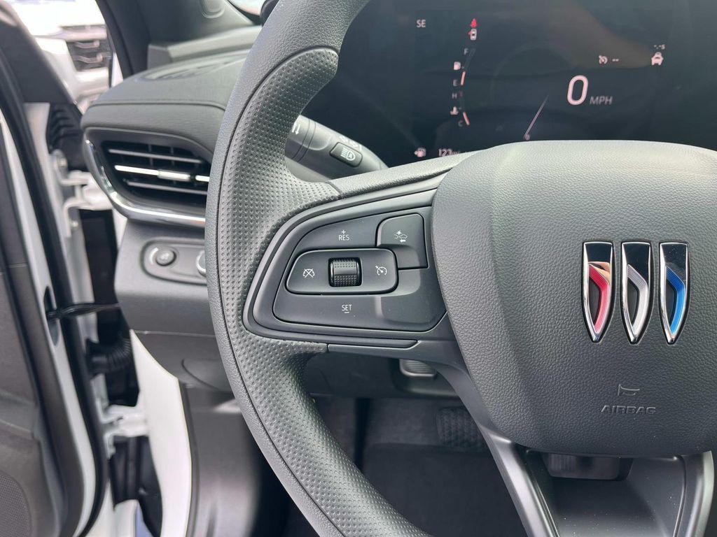 new 2025 Buick Envista car, priced at $22,945