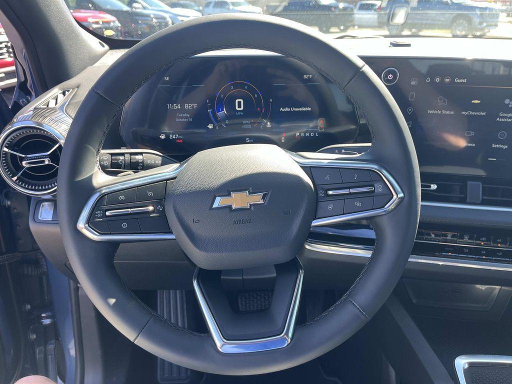 new 2026 Chevrolet Equinox car, priced at $27,495