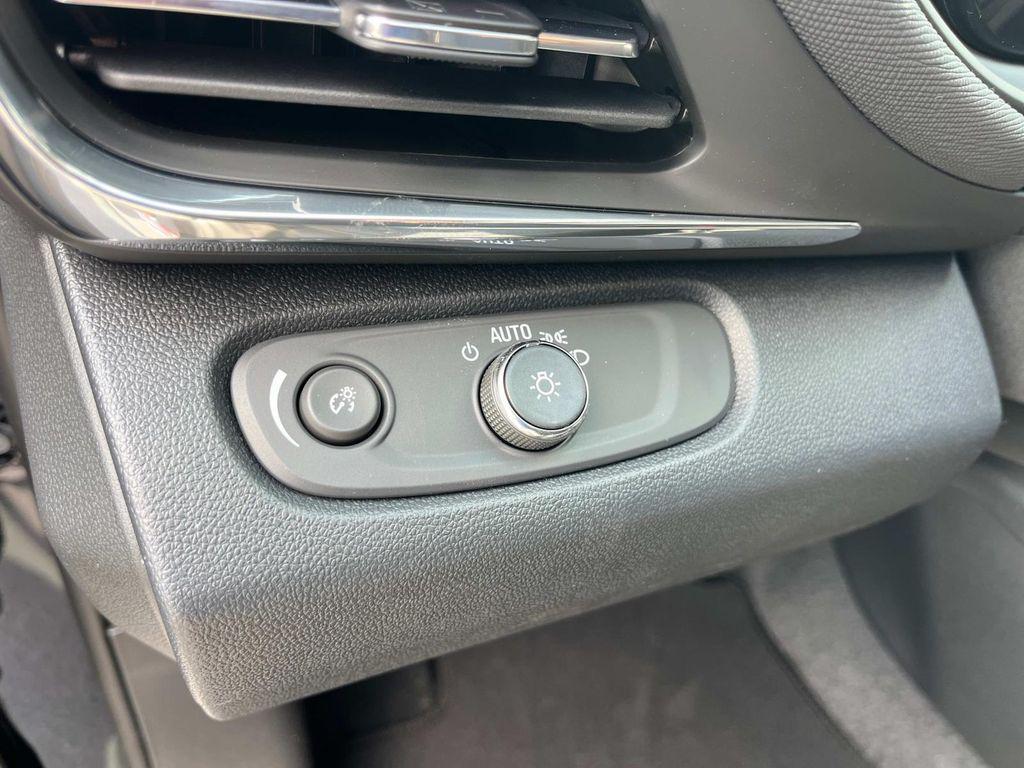 new 2025 Buick Envista car, priced at $23,440