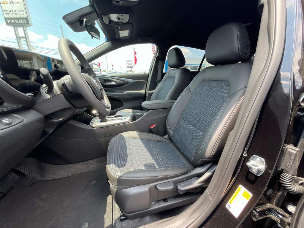 new 2025 Buick Envista car, priced at $23,440