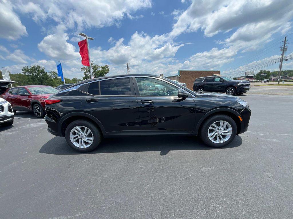 new 2025 Buick Envista car, priced at $23,440