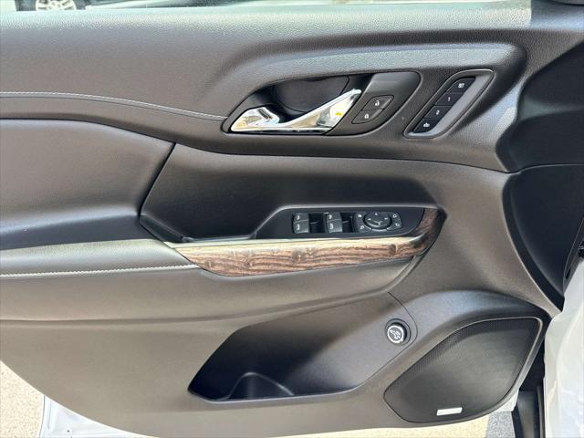 used 2023 GMC Acadia car, priced at $45,390