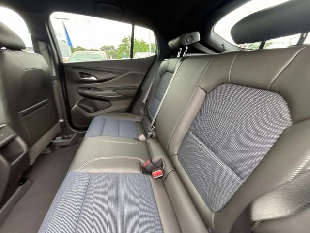 new 2025 Buick Envista car, priced at $25,935