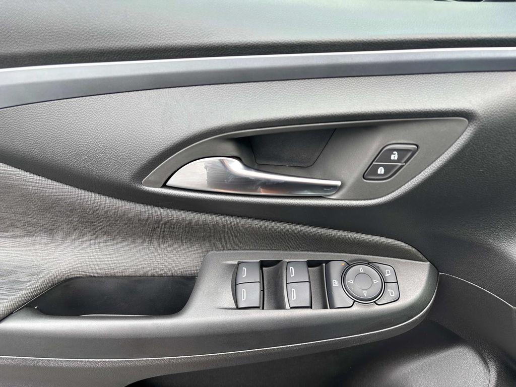 new 2025 Buick Envista car, priced at $23,935