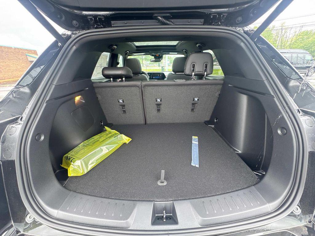 new 2025 Chevrolet TrailBlazer car, priced at $28,325