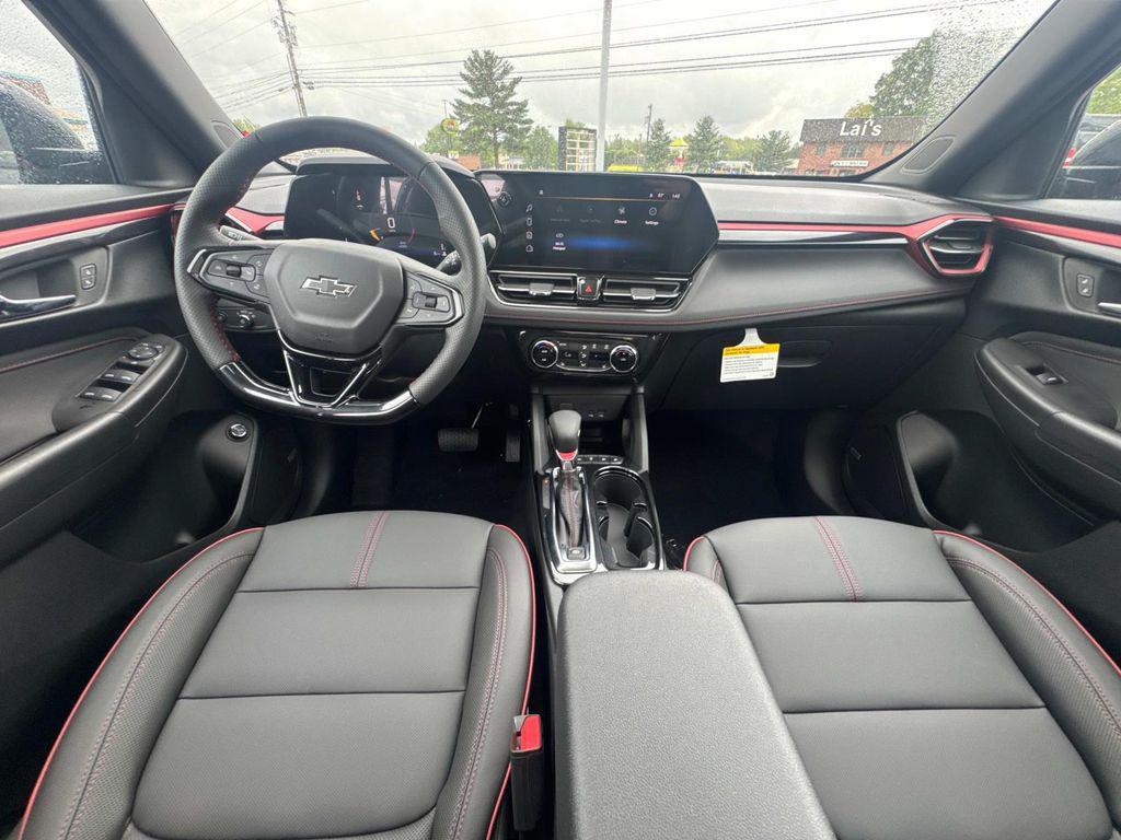 new 2025 Chevrolet TrailBlazer car, priced at $28,325