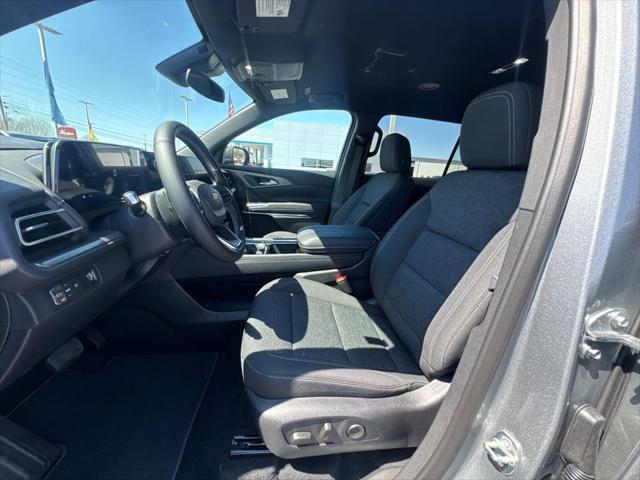new 2025 Chevrolet Traverse car, priced at $42,095