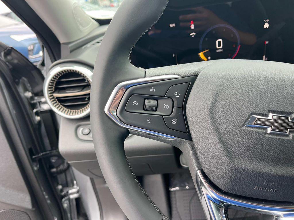 new 2025 Chevrolet Trax car, priced at $26,955