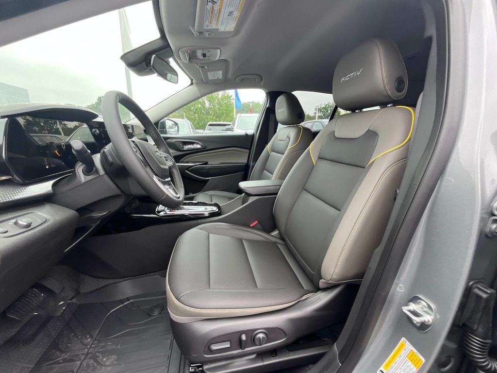 new 2025 Chevrolet Trax car, priced at $26,955