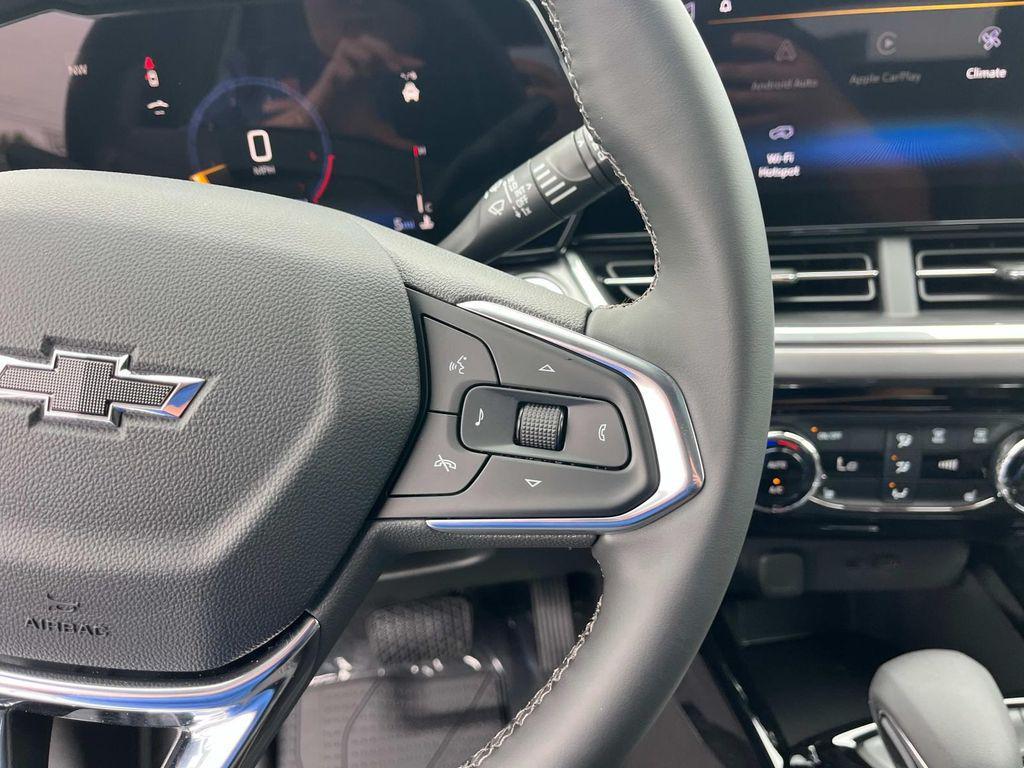 new 2025 Chevrolet Trax car, priced at $26,955
